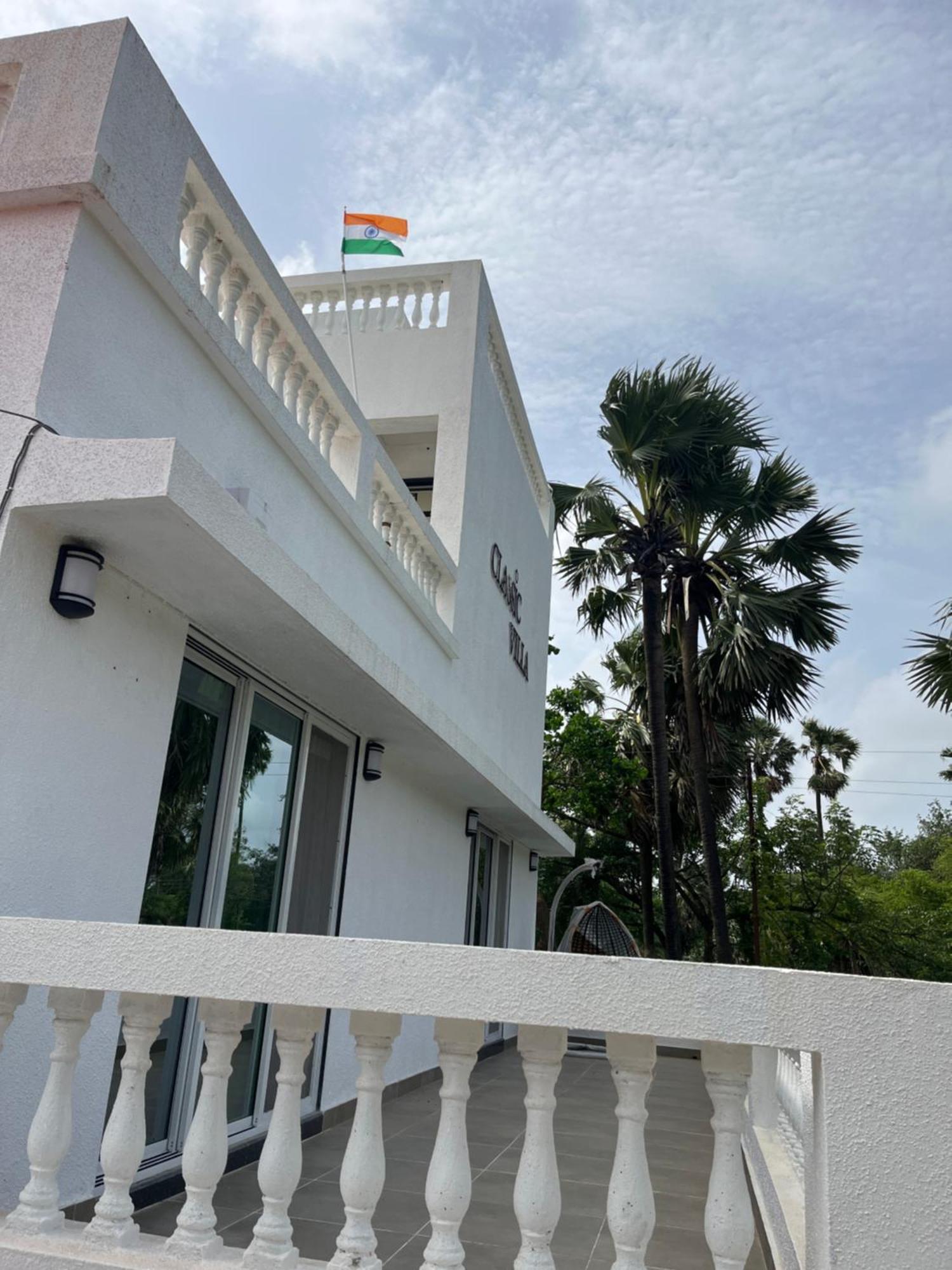 Classic Villa Palghar Экстерьер фото